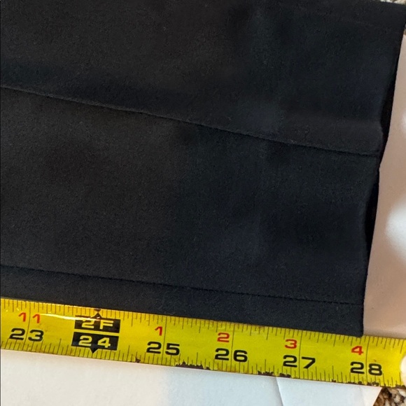 AKRIS Classic Black Melissa Ankle Woman’s Pull-on with Side Zipper Pant - Picture 5 of 13